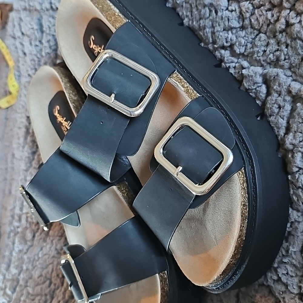STUNNING SEYCHELLES TAWNY PLATFORM SANDALS